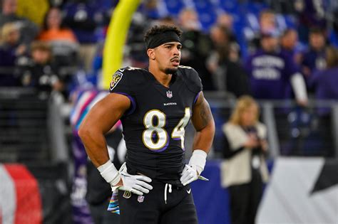 Former Ravens tight end Josh Oliver agrees to 3-year deal with the Minnesota Vikings